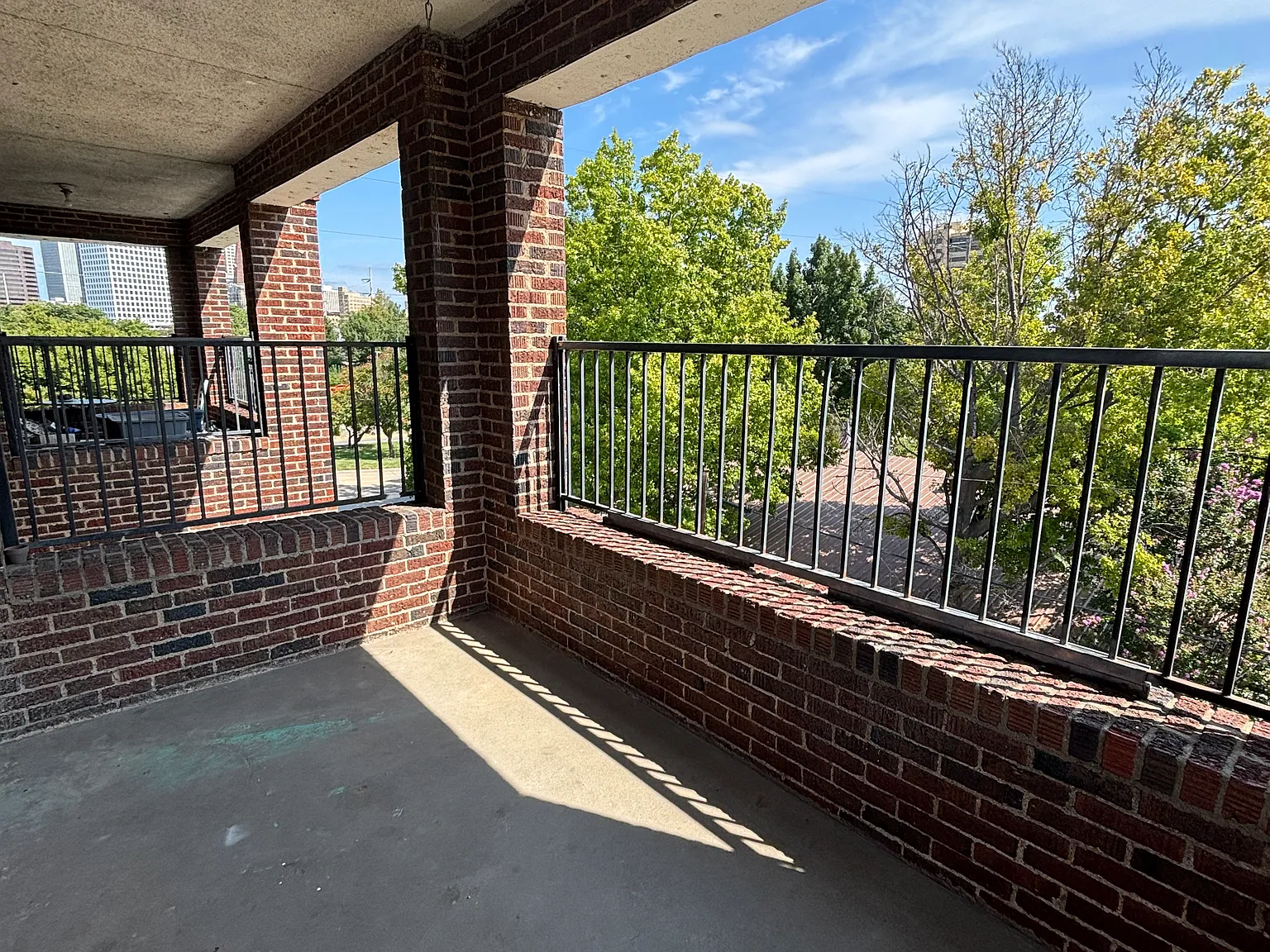 1 bed, 1000 sqft, $945 — Photo 3