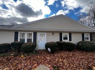 3994 Townhouse Ln, Uniontown, OH 44685