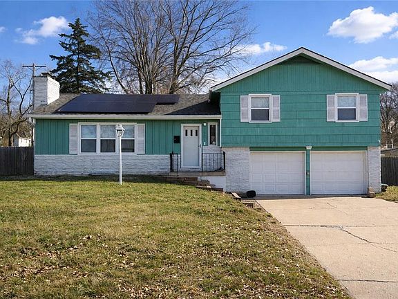 3rd image of 7901 Maple Ave