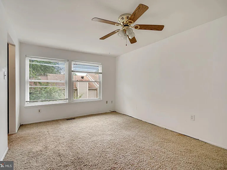 6060 Hollow Knoll Ct — Photo 18