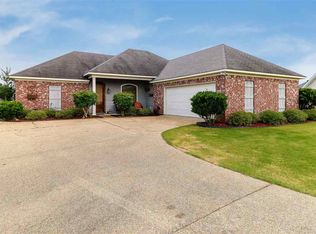 302 Red Cedar Dr, Brandon, MS 39047