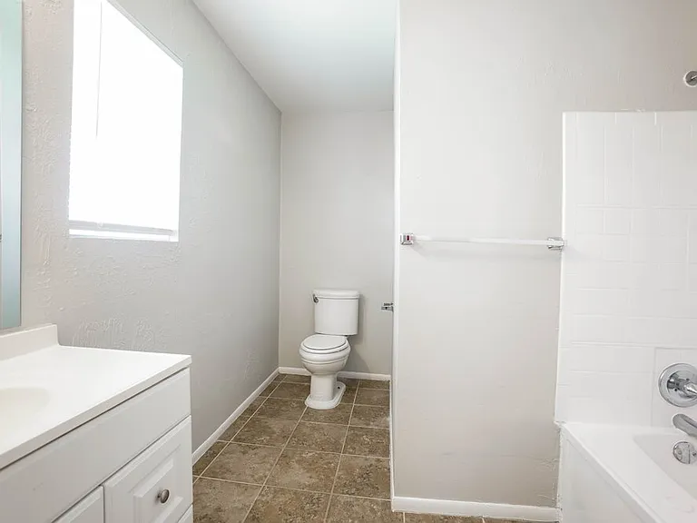 10919 Skybird Dr — Photo 13