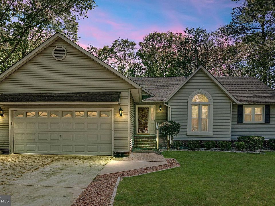 1st image of 3911 Hazel Ct