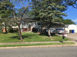 570 Fountain Dr, Toms River, NJ