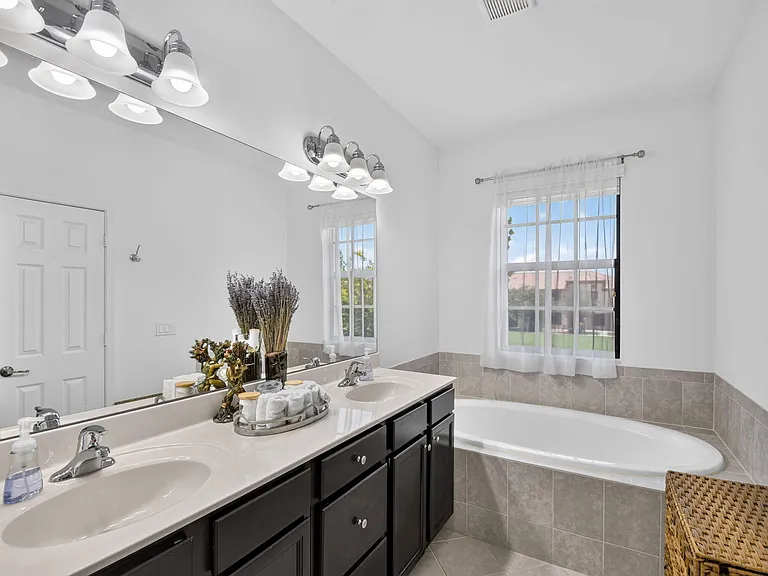 10139 Wellington Parc Dr — Photo 75