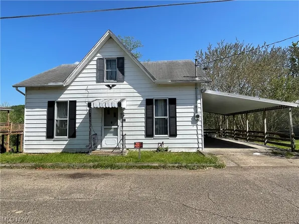 211 Front St, New Matamoras, OH 45767