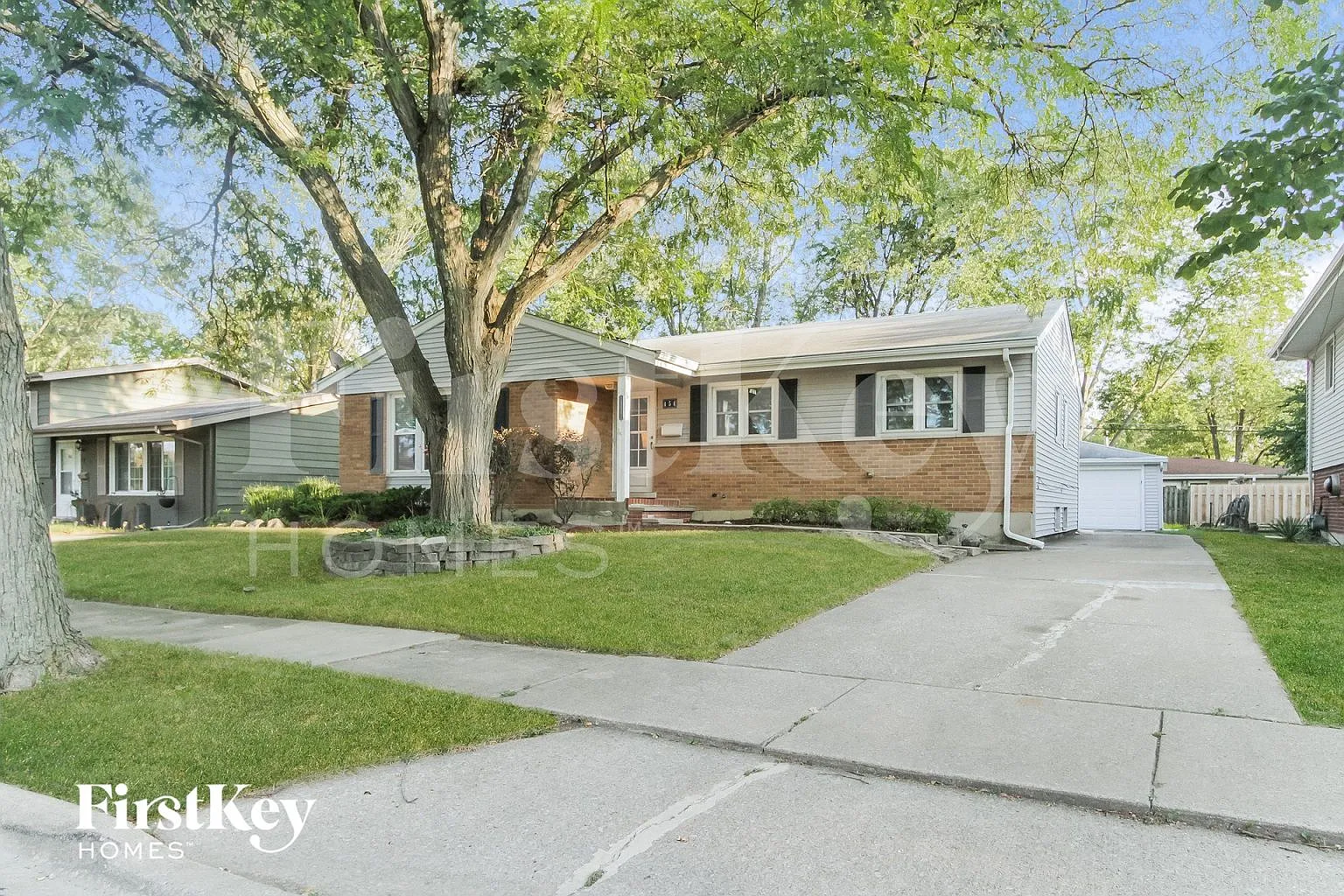 3 bed, 1.5 bath, 1347 sqft, $2,355 — Photo 1