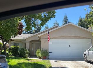 5695 N McCaffrey Ave, Fresno, CA 93722