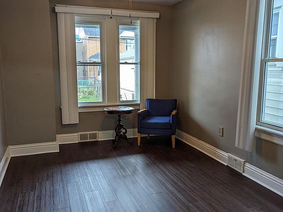 4th image of 906 Maplewood Ave