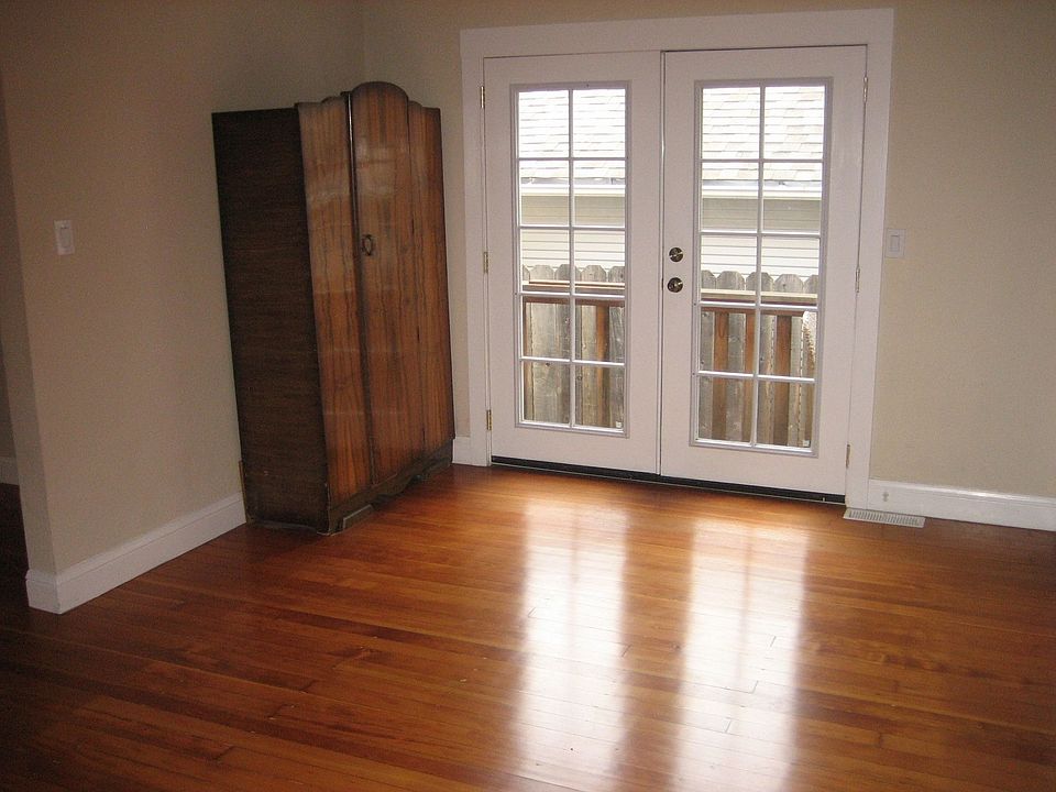 2nd image of 5724 Sacramento Ave