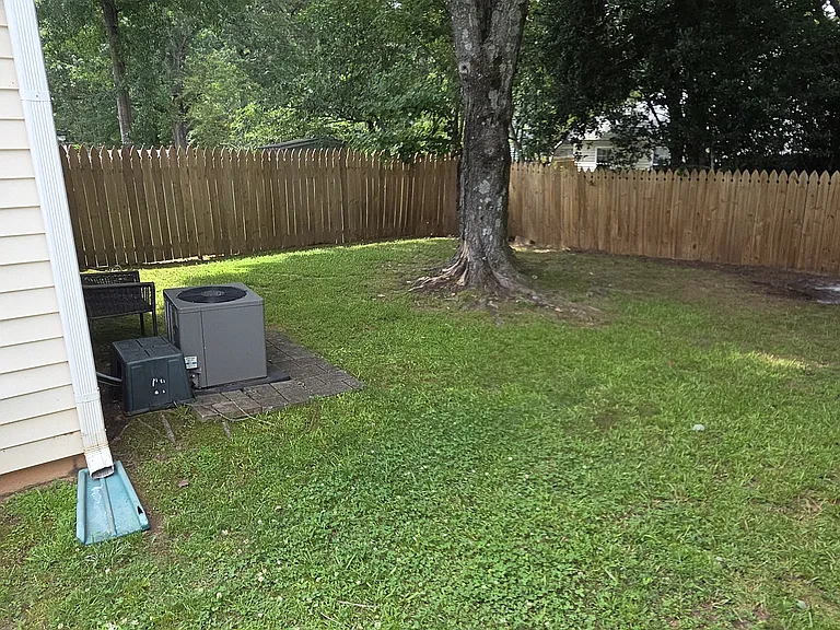 2637 Saint Charles Ln NW — Photo 10