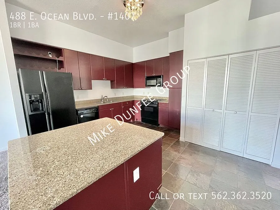 Spacious One Bedroom Condo in Downtown Long Beach — Photo 2