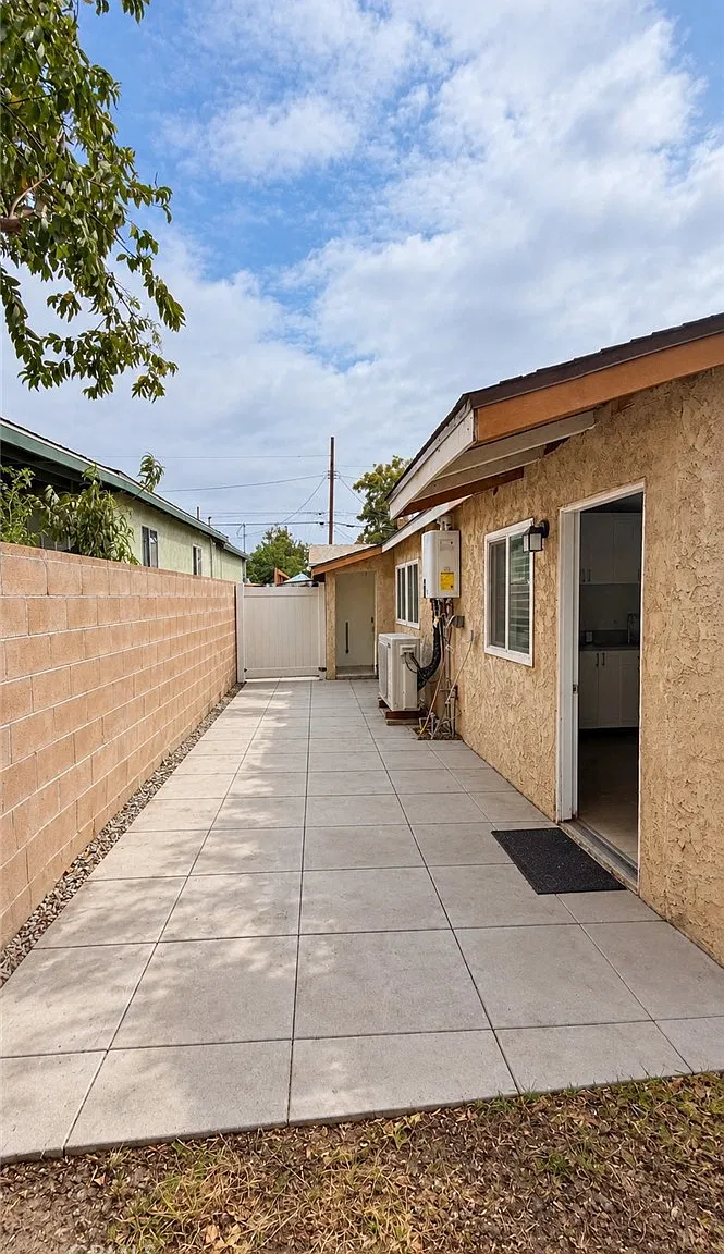 2 bed, 800 sqft, $3,195 — Photo 4