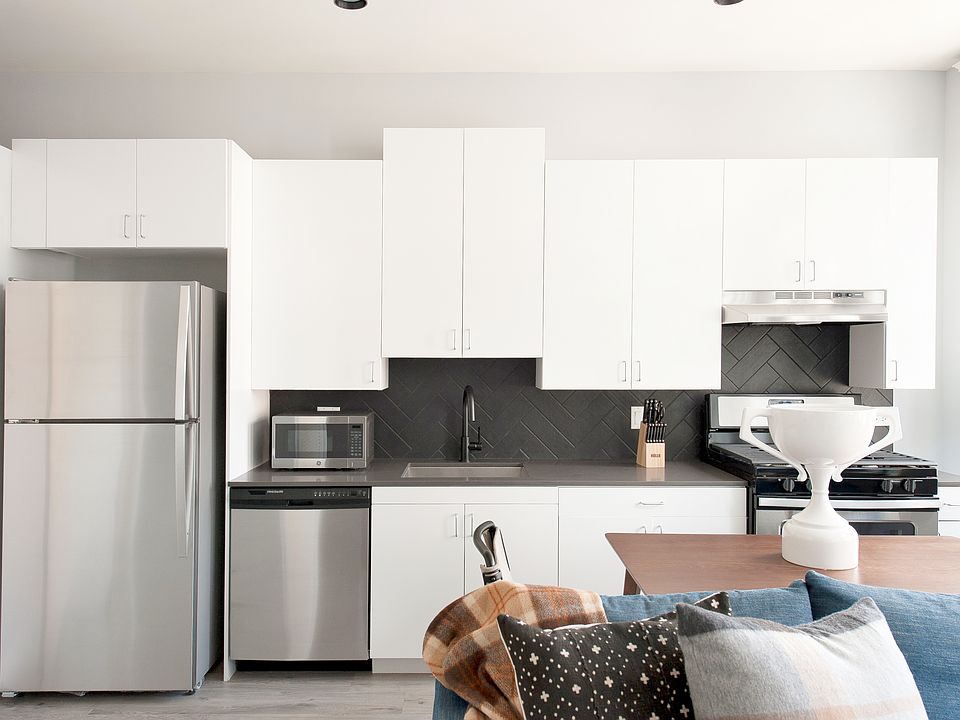 1st image of 417 S Dearborn St #16385