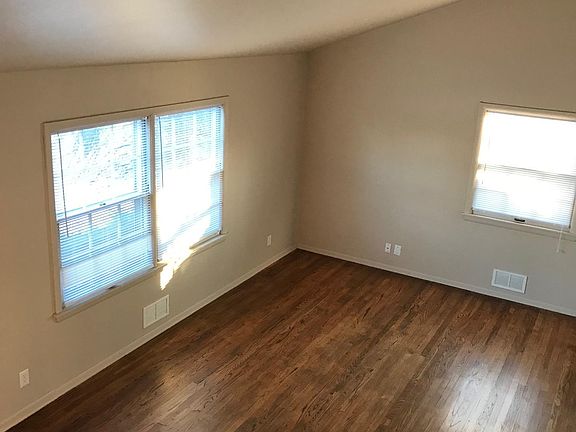 3rd image of 622 Warren Ave