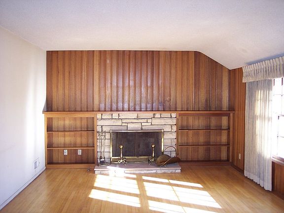3rd image of 2129 Tondolea Ln