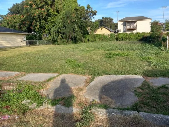 2028 Lauradale Dr, New Orleans, LA 70114