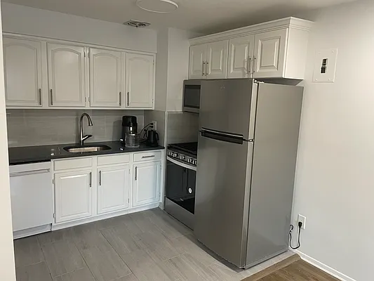 Rented by Douglas Elliman | media 17