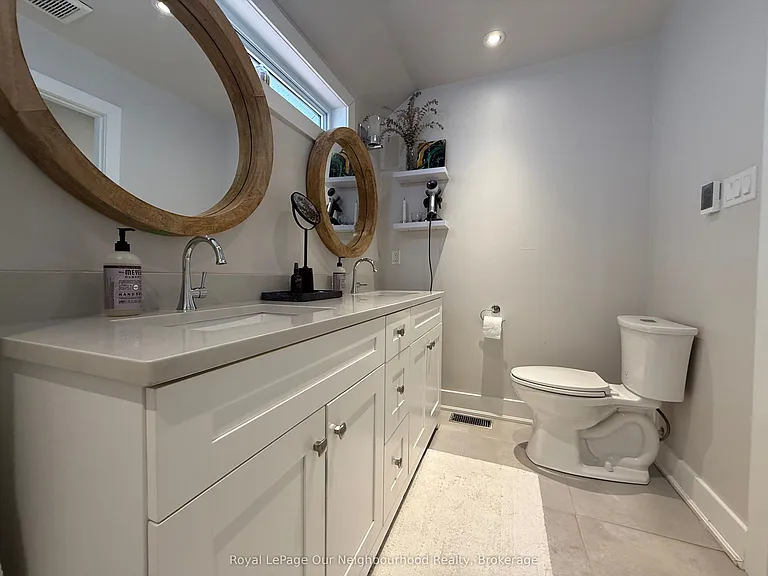 48 Albani St #UPPER — Photo 17