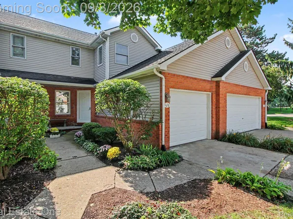 1318 Steeplechase Ct, Howell, MI 48843