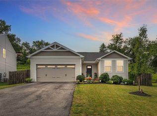 196 Scarlet Dr, Pittsburgh, PA 15239