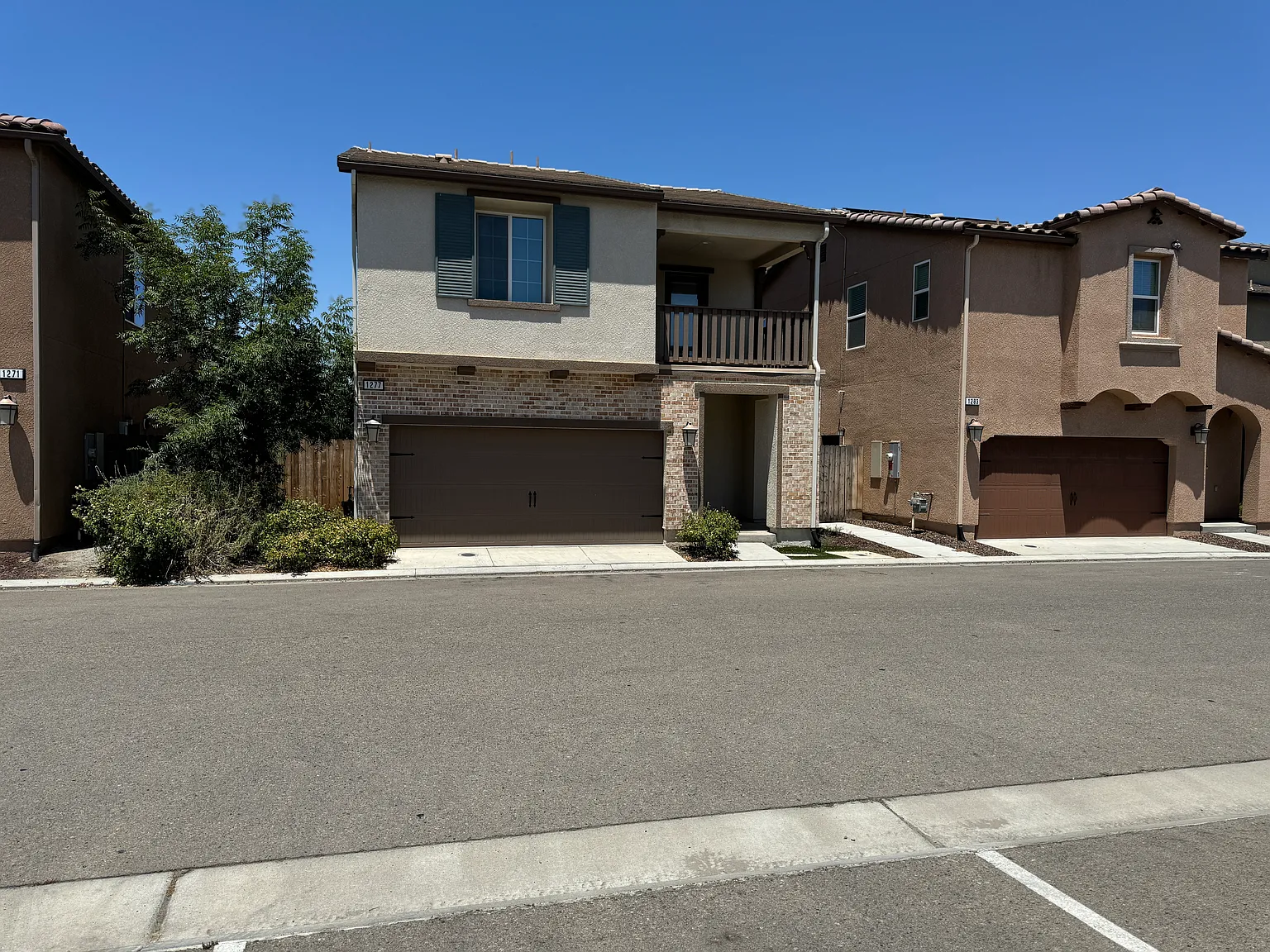 3 bed, 1579 sqft, $2,300 — Photo 1