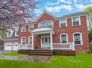 22 Croft Pl, Huntington, NY 11743