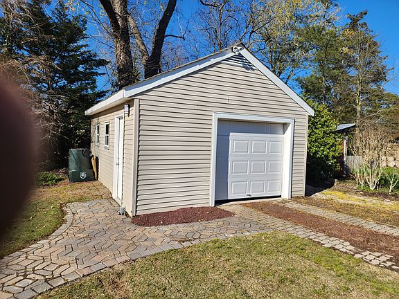 320 Sq Ft Garage