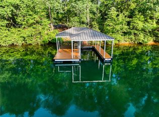 1114 W Little River Dr, Seneca, SC 29672