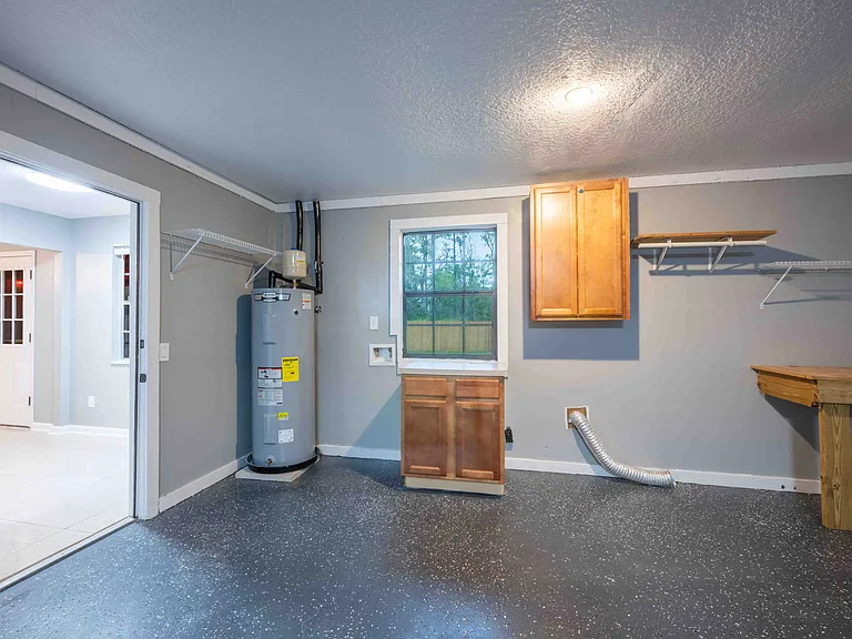 1623 Twin Oak Dr E — Photo 34