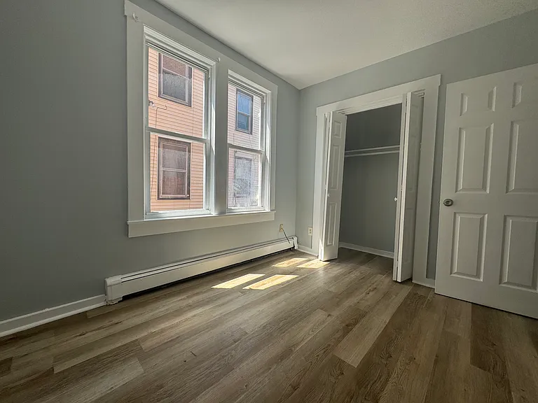 19 Whitmore St #1R — Photo 10