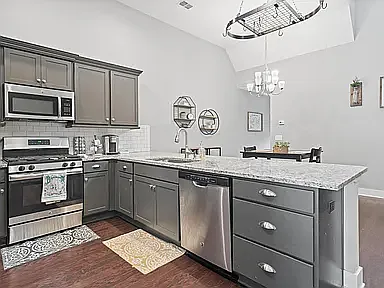 3859 Grants Ln — Photo 4