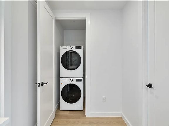 4th image of 1609 Cedar St Unit 7BB