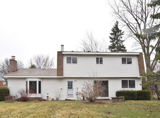 1058 Bristol Ct, Wheaton, IL 60189