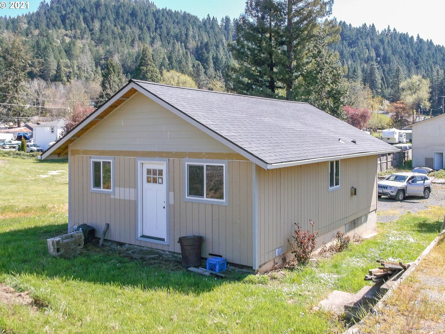 421 Se 3rd St Canyonville Or 97417 Mls 21342631 Zillow