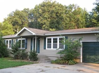 3 Lakewood Rd, Hendersonville, NC 28792