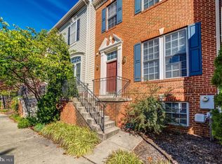 947 Harrison Cir, Alexandria, VA 22304