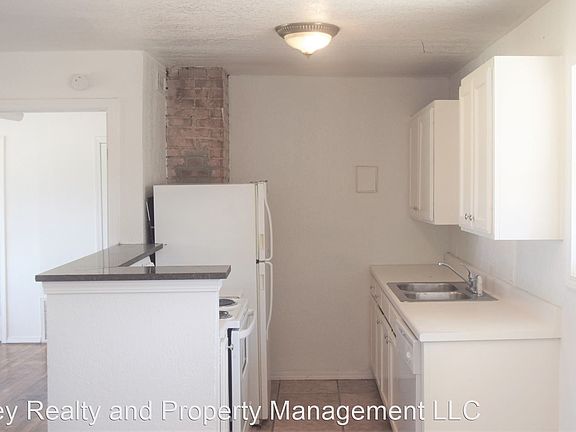 4th image of 229 E Madison Ave APT 2