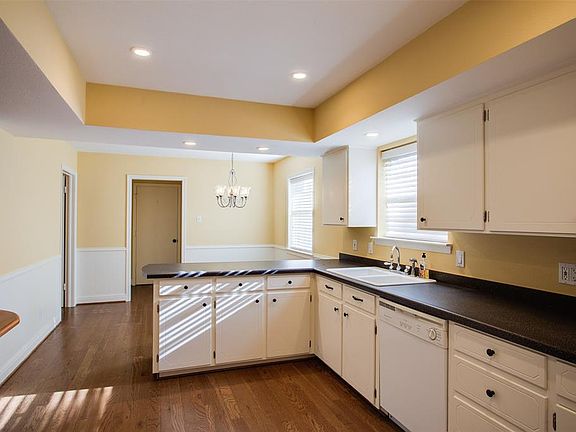 5th image of 9516 Covemeadow Dr