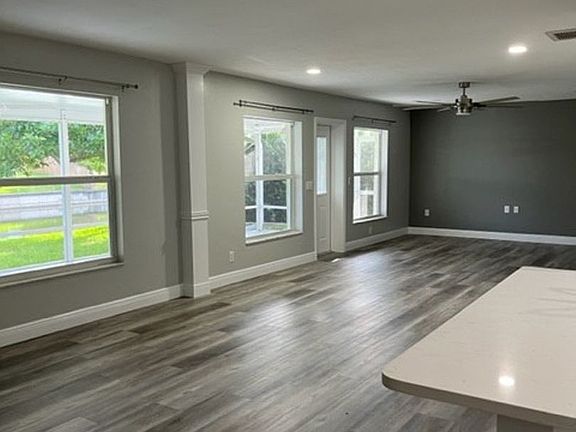 3rd image of 703 SE 7th St