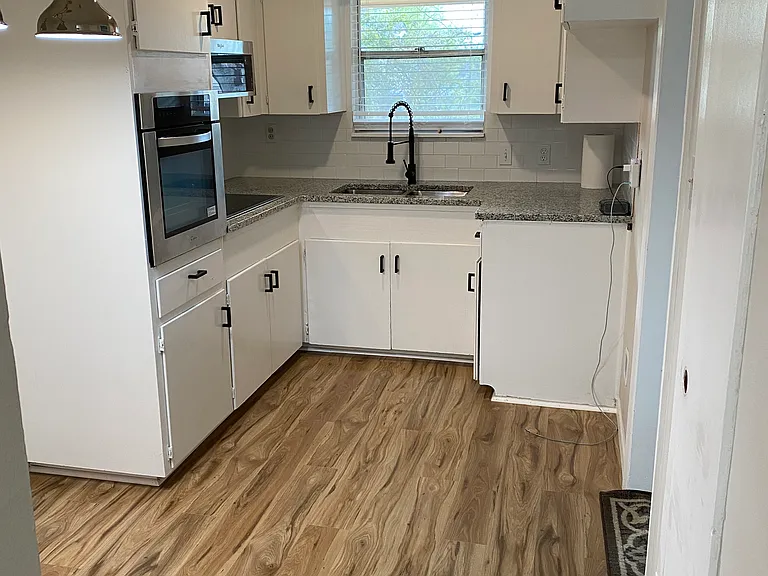 207 Marston Ave #B — Photo 5