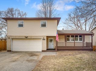 1203 Ash St, Lake In The Hills, IL 60156