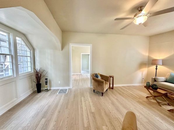 cedar-rapids-iowa-2055682336 picture