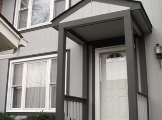 292 Harbor Ct, Bloomingdale, IL 60108