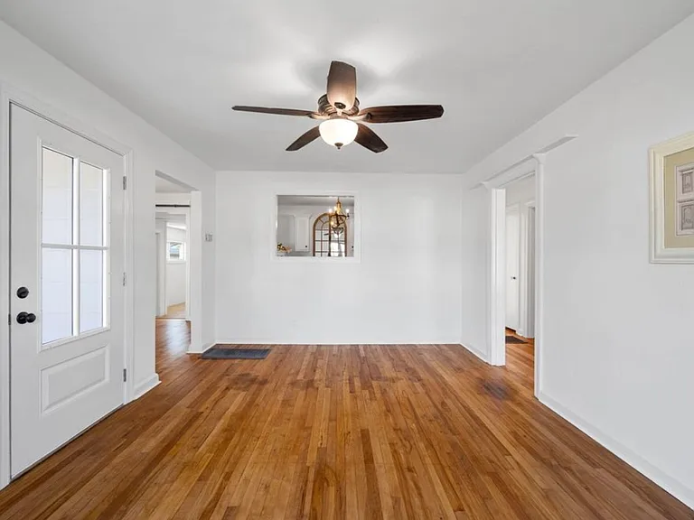 104 Ellis Dr — Photo 5