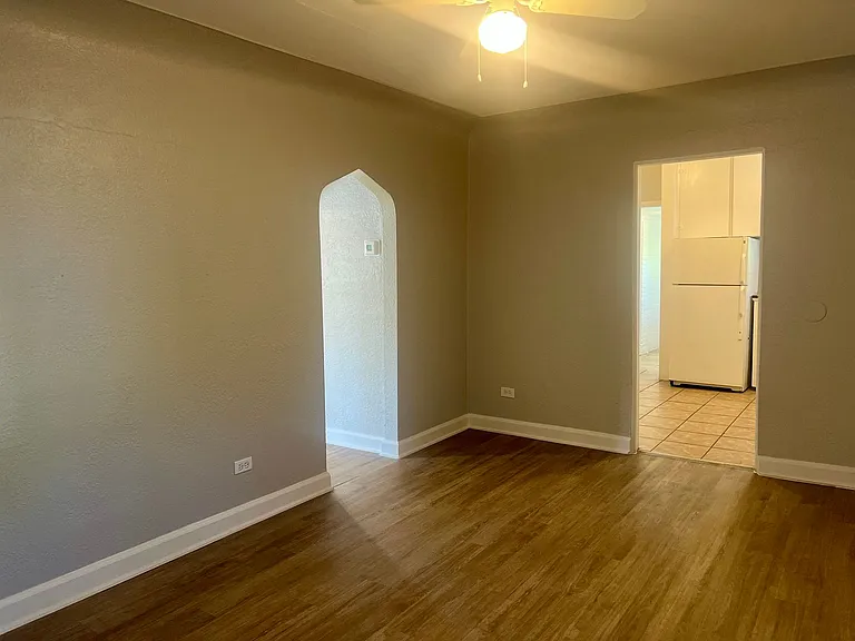 1590 N Syracuse St — Photo 7
