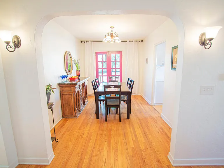 2423 Rose Ave NW — Photo 6