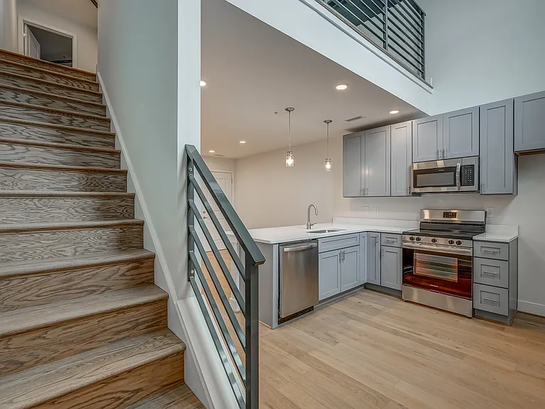 4028 Macarthur Ave #5 — Photo 10