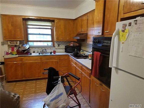 2nd image of 1889 Heckscher Ave