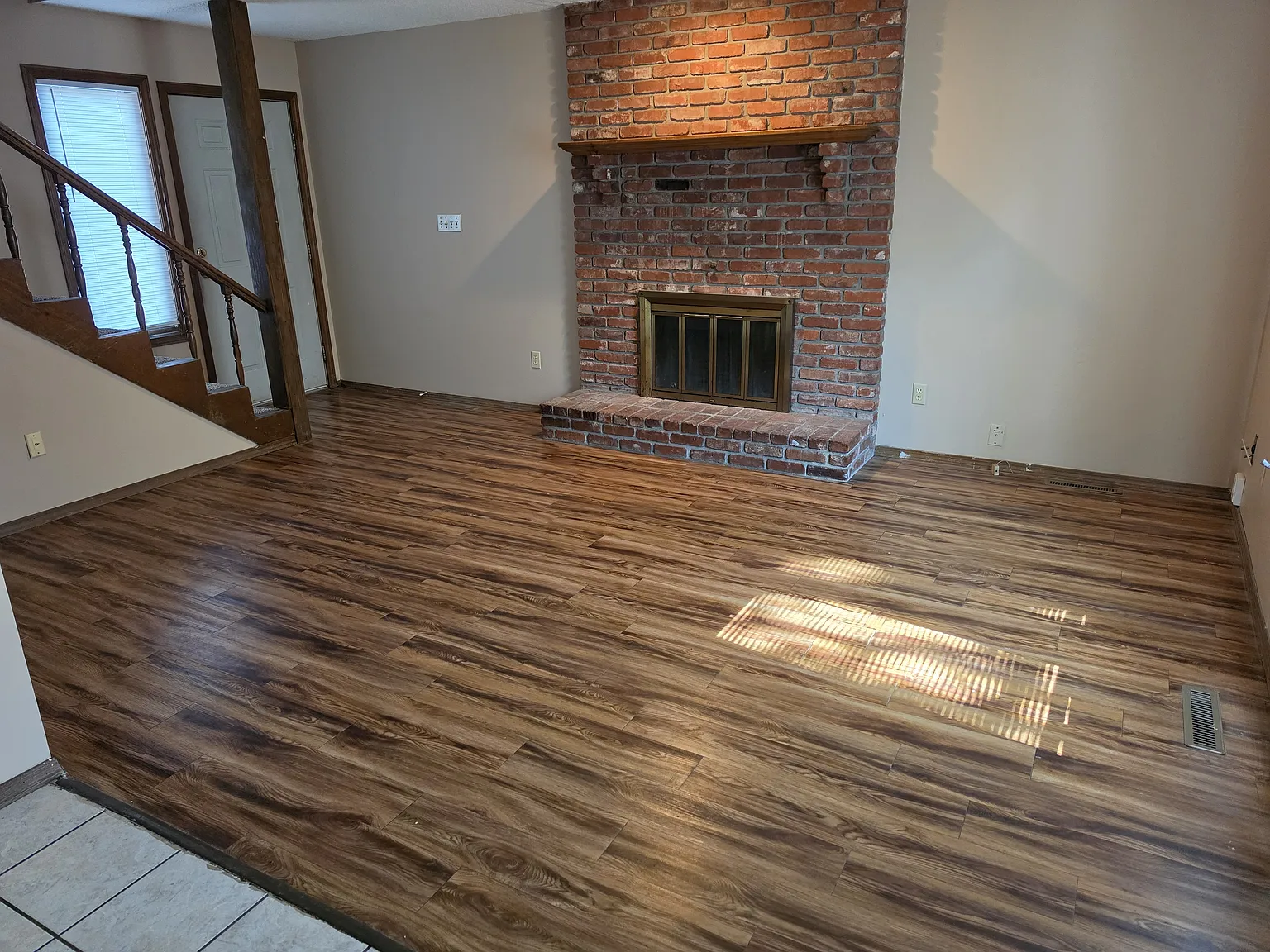 2 bed, 1200 sqft, $1,100 — Photo 1